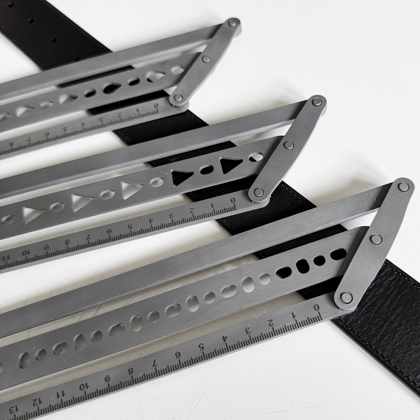 Régua de Posicionamento de Cin - Leatherwork Ruler avaliação e preço
